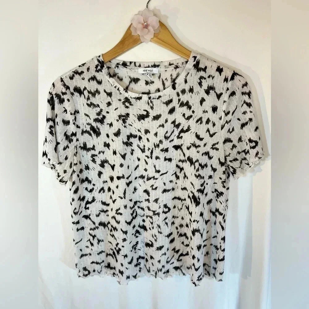 Nine West T-Shirt Women M White Animal Print